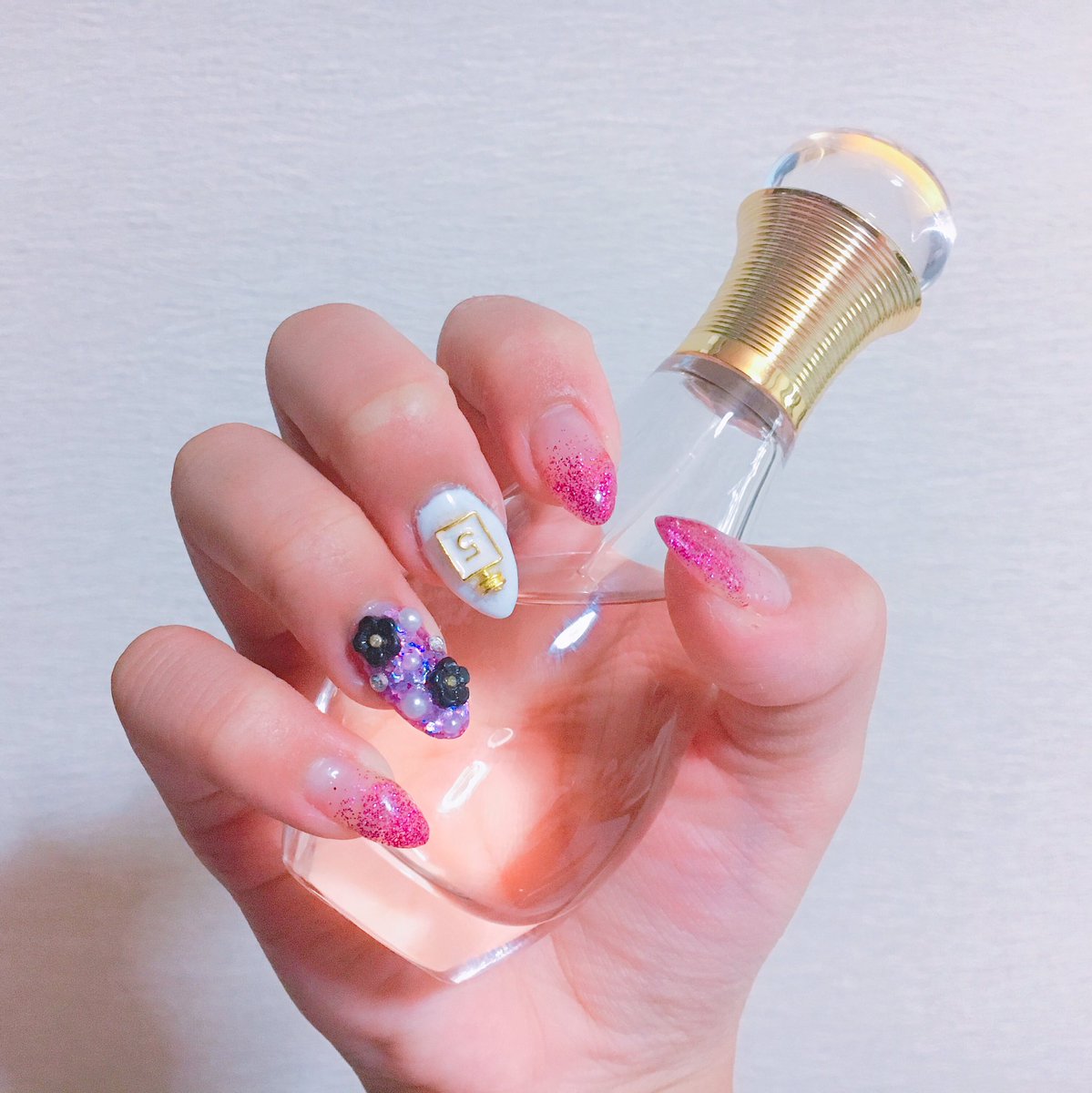 chisa_NAIL's tweet photo. 今回は久々に #pink 使った💅🏻

#selfnail 
#スカルプチュア 
#グラデーション 
#ギラギラネイル 
#ラメ  
#Pink https://t.co/RcubX58SRY