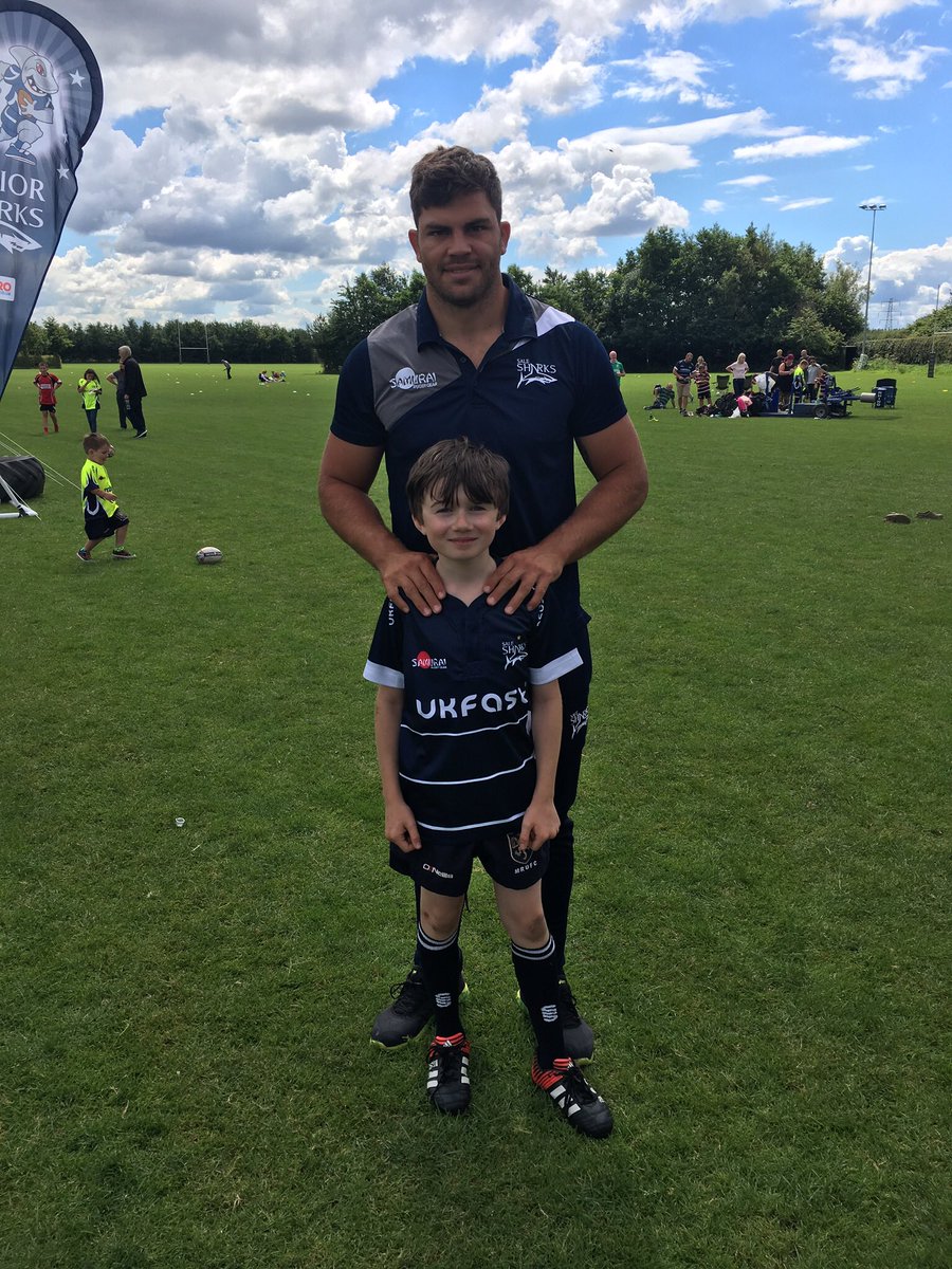 patrickwarduk's tweet photo. Thanks to @MaccRUFC coaches &amp; @SaleSharksRugby for hosting some fantastic rugby yesterday. The kids enjoyed meeting members of the 1st Team https://t.co/IHpZZdCV76