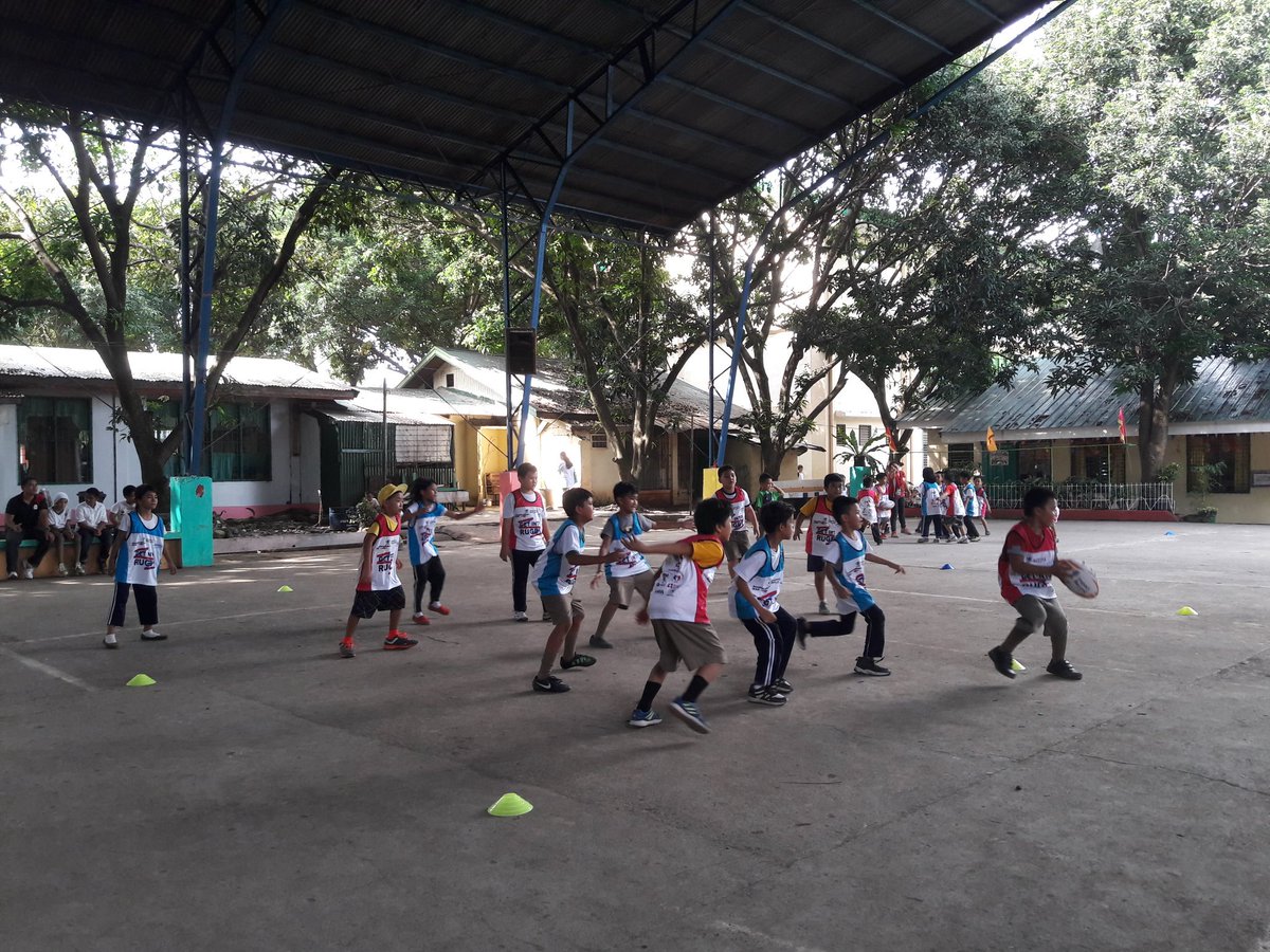 davidbHecky's tweet photo. #GetIntoRugby session at Doña Asuncion Hizon Elem School

#AustralianAid #ImpactBeyond2019 

@PhilippineRugby @DavaoRugby @potbelliesRFC https://t.co/rX3cMNmxUC