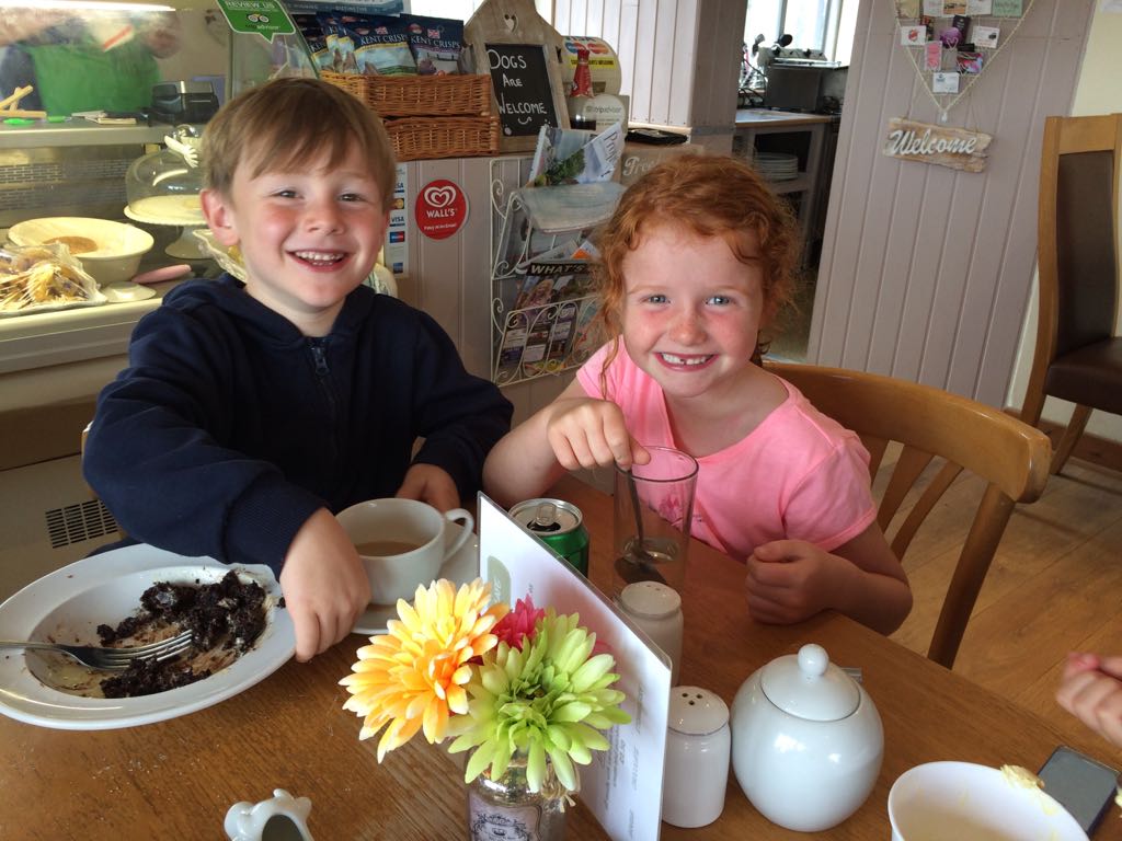 MrsWakeman's tweet photo. Lovely weekend catching up with some of our #slo5yo #slo4yo #slobas family ๐๐ https://t.co/VIbRUvDl9W