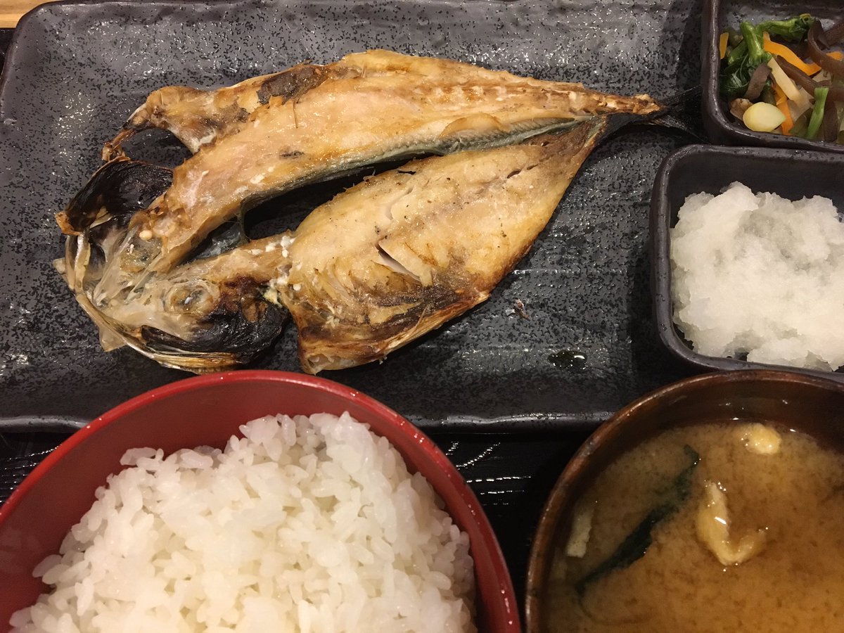 Minette2323's tweet photo. 行ってみたかった
『しんぱち食堂』でランチ🍴
何年振りかに干物食べましたが
とっても美味しかったです🐟🐟🐟
やっぱり【アジ】が1番好きですね🎶 https://t.co/2UKgl44yd6
