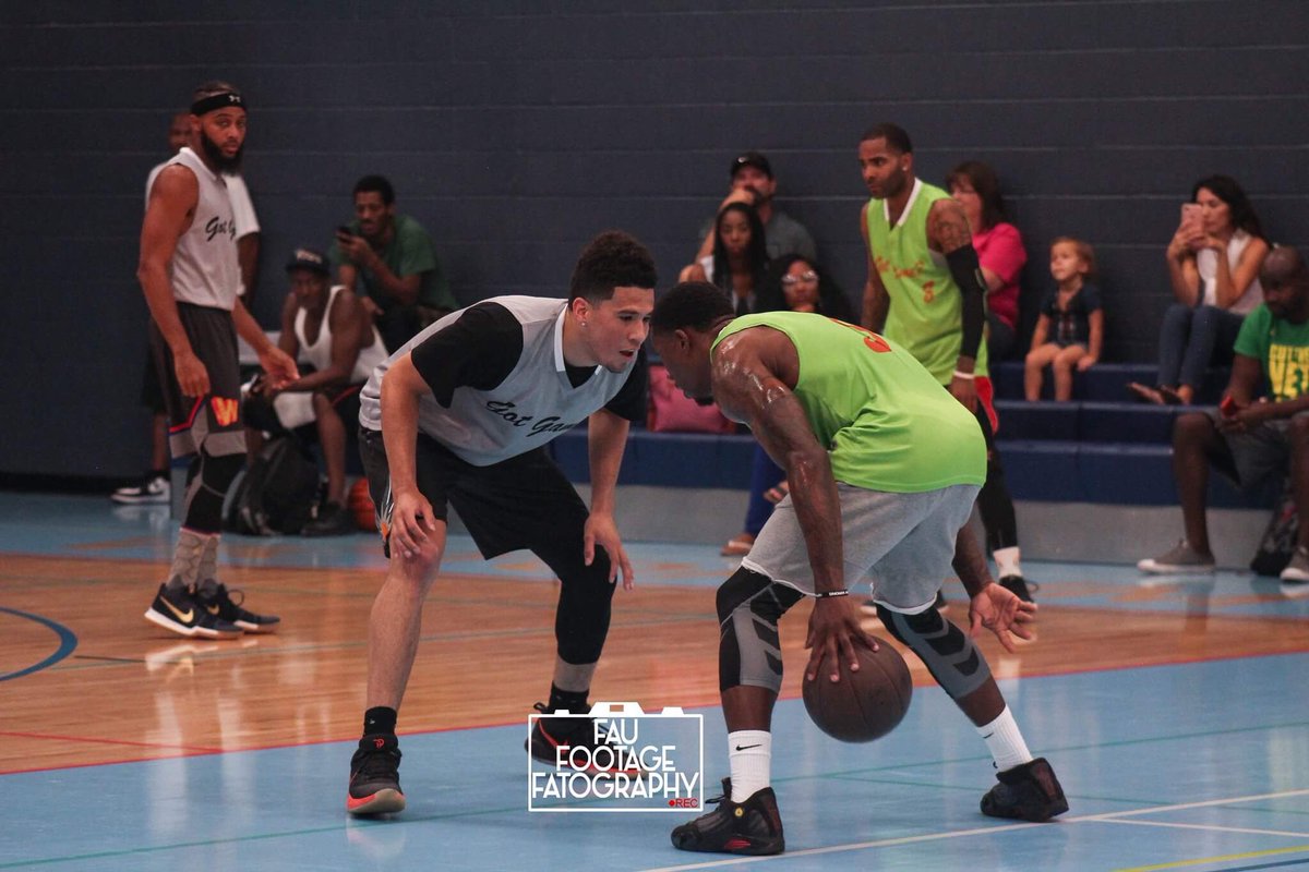 F3FAU's tweet photo. @DevinBook vs @EBled2 

#FauFootageFatography #GotGameintheValley https://t.co/5ASiHm1GUt