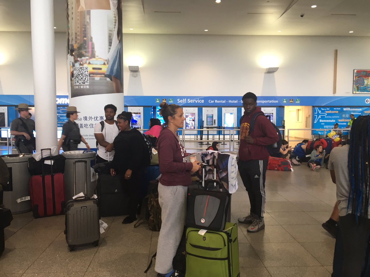 ARProject's tweet photo. @Journey4Change is officially home! Life-changing trip to #SouthAfrica to serve & advocate for #AidsFreeGen & #SDGs. #CapPrep @DrStevePerry https://t.co/zaUXeOTc0x