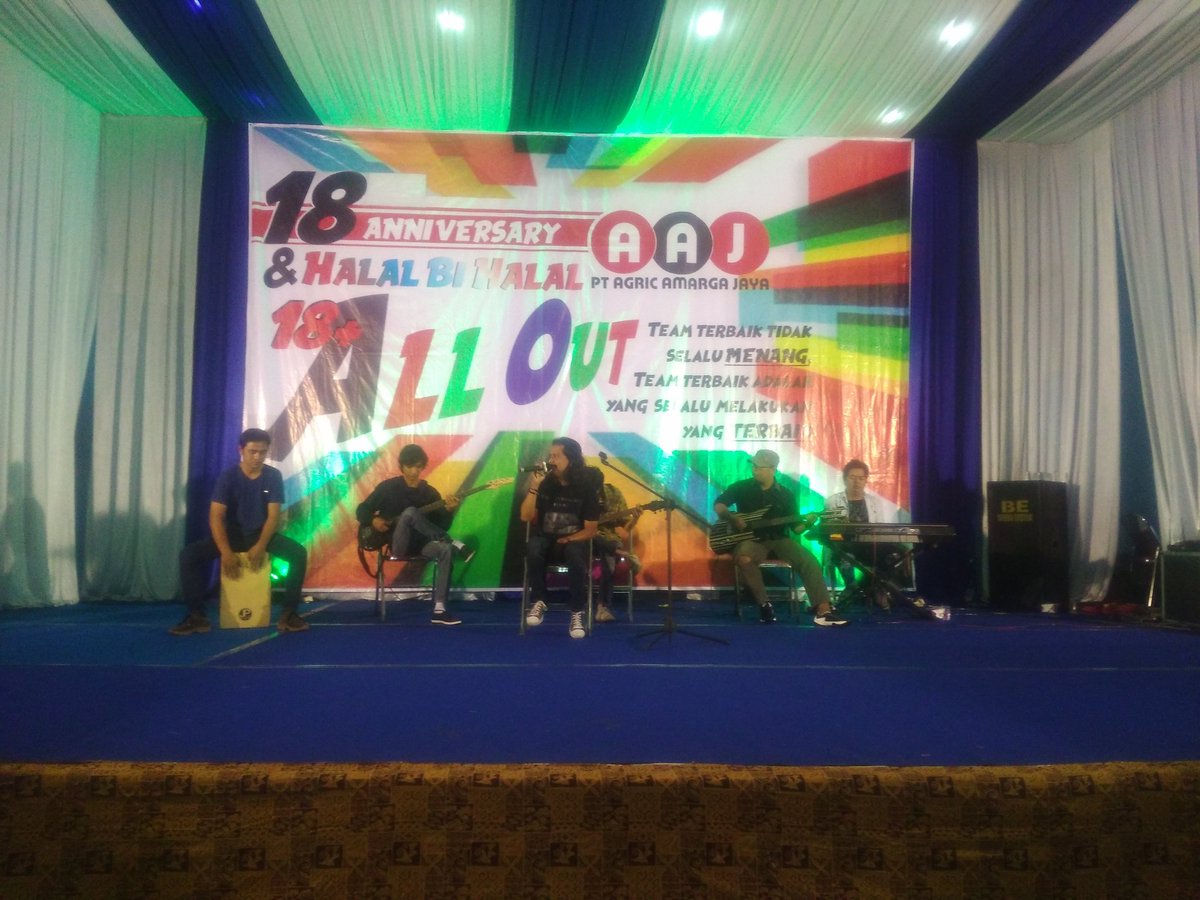 Candlelight_ID's tweet photo. #accoustic #acoustic #kucintaisepupuku #percayalah_candlelight https://t.co/zkJCKSS08J