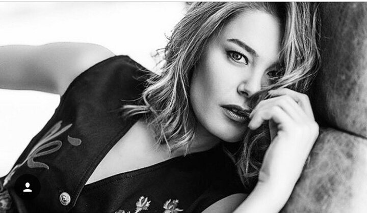 #burcubiricik #MagazinD