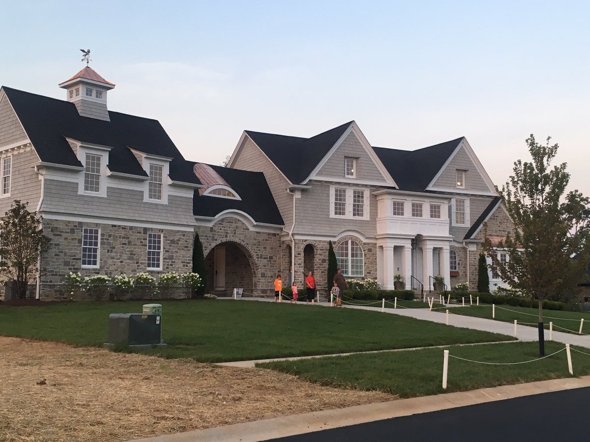 KCastnerRealtor's tweet photo. The rain held out for a great turnout at Homearama. Amazing builders! It was fun driving the gulf cart and meeting new folks. #Homearama2017 https://t.co/f4OgyjV9xL