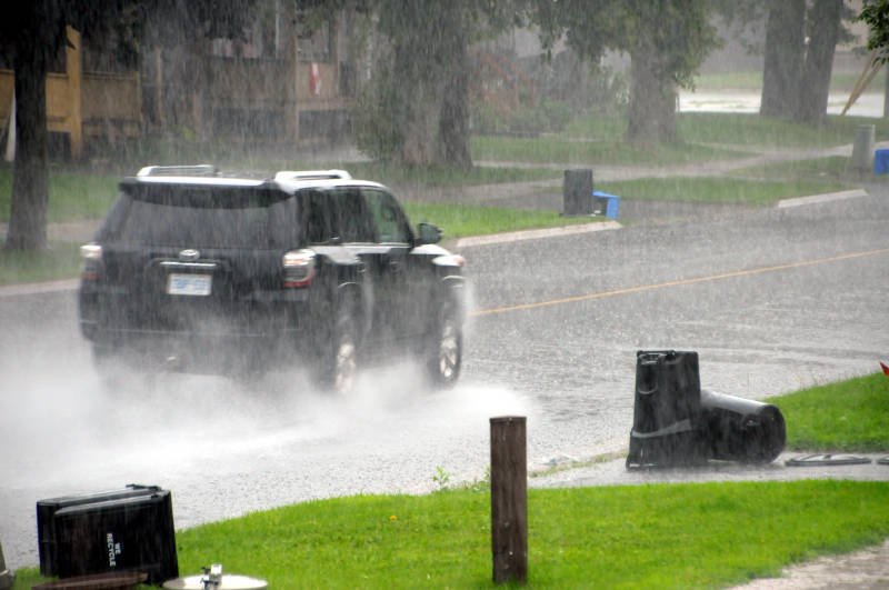 Rainfall warning for SD&G bit.ly/2uZFd7O #weather #rainfallwarning #SDG https://t.co/ZH03PJzUKB