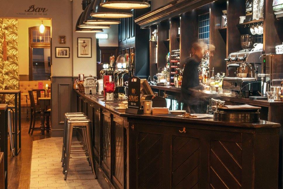 365Bristol's tweet photo. The Duck and Willow is the sister pub of The Gloucester Old Spot - and is similarly spot-on: https://t.co/o9mwnYrOV6 https://t.co/CwOwIzjZHp