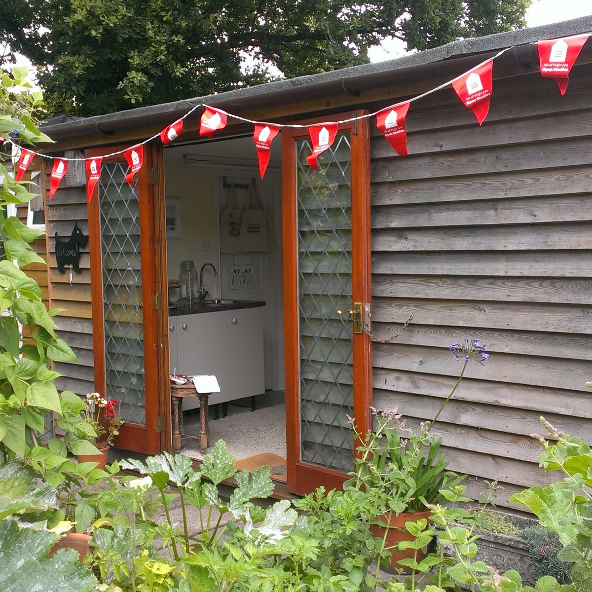 Last day of Open Studios today!!! :(  Details on pg 30 of the yearbook and on isleofwightarts.com <a href="/IOWOpenStudios/">IOWOpenStudios</a> #IOWopenstudios #art