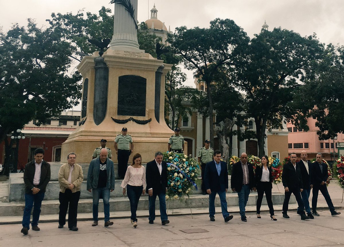 miguelcocchiola's tweet photo. Hoy #24Jul conmemoramos el natalicio Simón Bolívar! "Yo soy siempre fiel al sistema liberal y justo que proclamó mi patria". https://t.co/mUtgWNw2ij