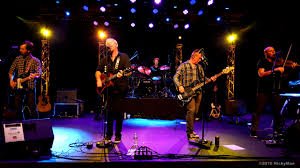 StringsbyApex's tweet image. Busy week for our #endorsed bands and players, lots of gigs @traciiguns @laguns @grupointocable @YoungDubliners #jonbutton with @TheWho