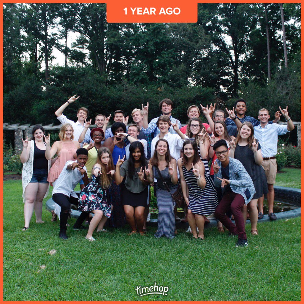 jdloflin04's tweet photo. Missing this OL fam and last summer 😭#OL2016 https://t.co/voNy9sB9d6