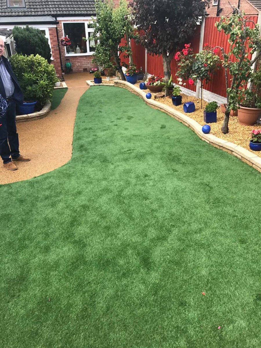 turf_artificial's tweet image. Total transformation #artificialgrass #wirral #nomoremess @Huws_Gray  quality materials @ affordable prices