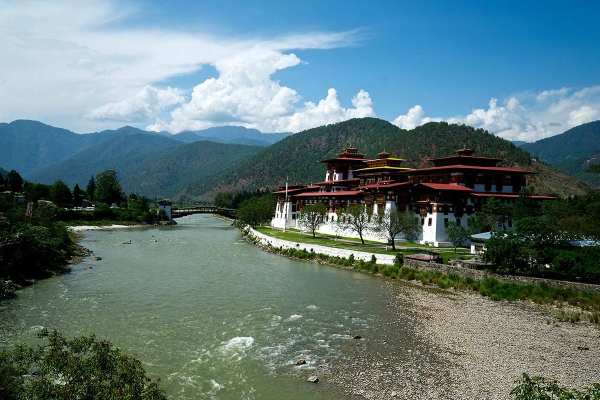 Gather_World's tweet photo. Bhutan has been named the happiest country in the world 😁 What a dream destination 🇧🇹 #gather #travel #happy 

https://t.co/MazoZNzKPa https://t.co/cCn0NRkzxk