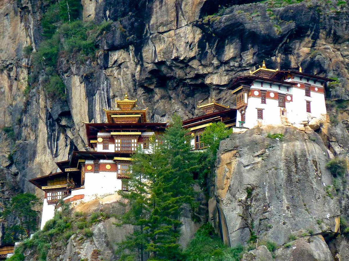 Gather_World's tweet photo. Bhutan has been named the happiest country in the world 😁 What a dream destination 🇧🇹 #gather #travel #happy 

https://t.co/MazoZNzKPa https://t.co/cCn0NRkzxk