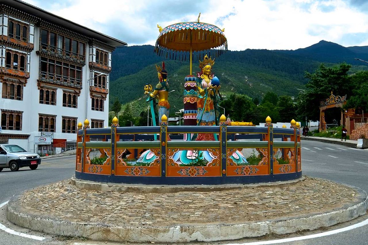 Gather_World's tweet photo. Bhutan has been named the happiest country in the world 😁 What a dream destination 🇧🇹 #gather #travel #happy 

https://t.co/MazoZNzKPa https://t.co/cCn0NRkzxk