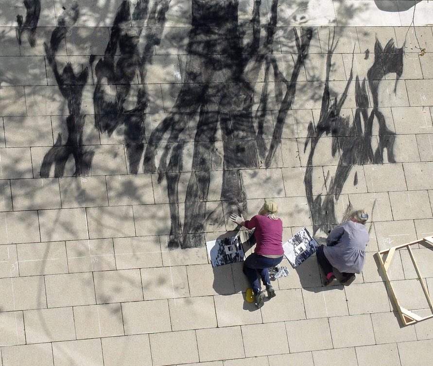 Ruth_HBroadbent's tweet photo. Installing work for The Language of Line @glass_tank Jane's outside creating a tree shadow #drawing https://t.co/FbAZSbxEdS #Oxford https://t.co/cBY4TLtiKp