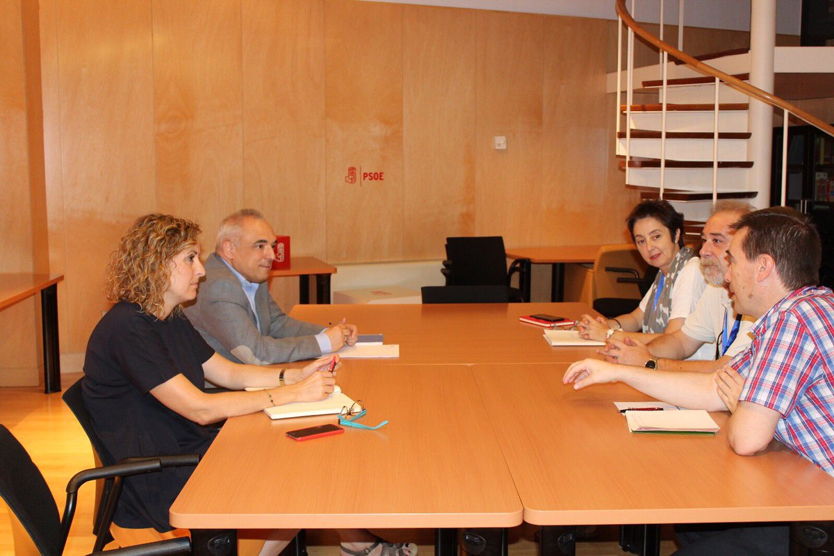 gpscongreso's tweet image. Nuevo ERE en una empresa con beneficios con la #ReformaLaboral del gobierno. Reunidos y escuchando a sus trabajadores @ComiteOracle #Oracle