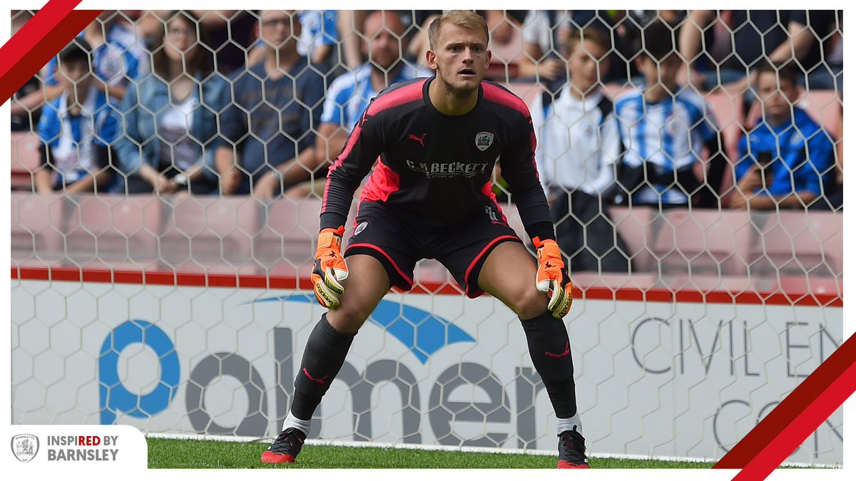 BarnsleyFC's tweet photo. #GIVEAWAY | Want to win @ADavies40's signed gloves following his Man of the Match award? Simply retweet this post to be in with a chance! https://t.co/vHU2epNutk