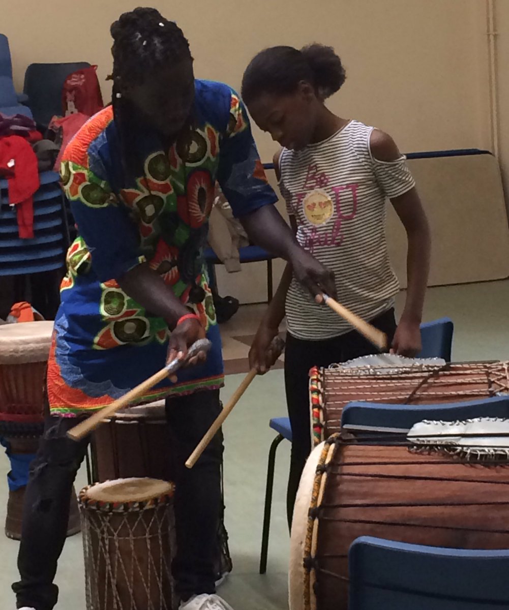 Akaraaka's tweet photo. .@AkomaAsa summer school off to a strong start. Serious drumming instruction with Mohamed Gueye #djembe #dunun #koukou https://t.co/2rfWeSnmsb