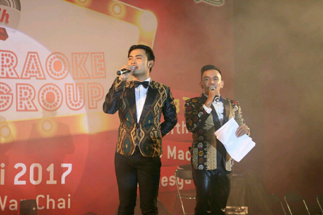 Menghibur KJRI Hongkong dan Telin Hongkong DUO L (yoga Pluto &amp; palu butung) mendapatkan sambutan yg luar biasa di Hongkong. #Artist #Host