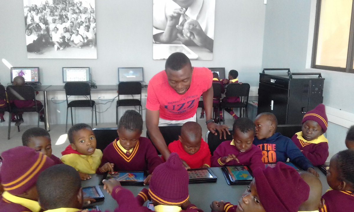 Rosemasilela5's tweet photo. Is back to work! #OpenLearning @HuntDLC1 gradeR kids @Rosemasilela5 @GwfOnline @milase_kulani @MokoenaMemory @b12mashaba @DoylanceVusi https://t.co/SZG53hVD7b
