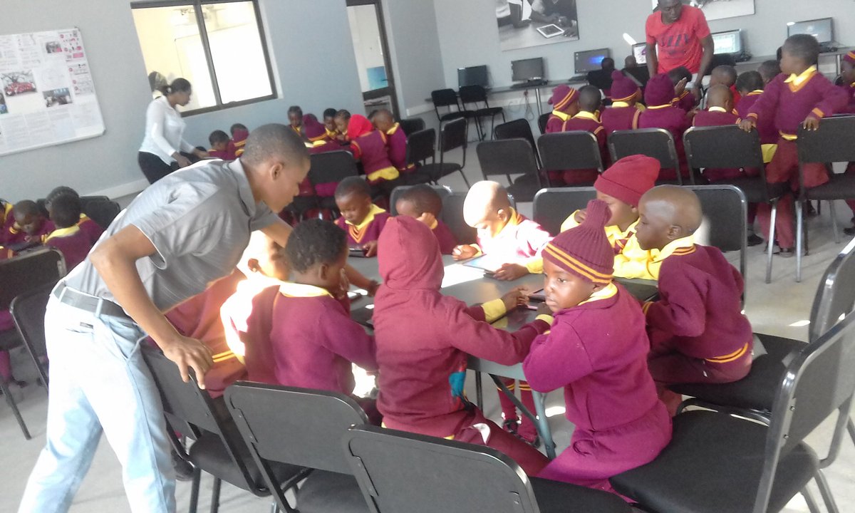 Rosemasilela5's tweet photo. Is back to work! #OpenLearning @HuntDLC1 gradeR kids @Rosemasilela5 @GwfOnline @milase_kulani @MokoenaMemory @b12mashaba @DoylanceVusi https://t.co/SZG53hVD7b
