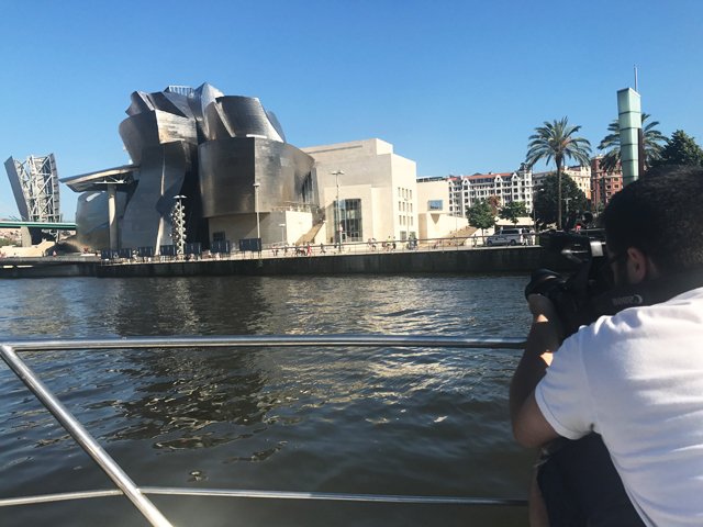 GoBasquing's tweet photo. Discovering Bilbao from another perspective #localsoul #basquecountry #MICE https://t.co/UCHOhsboTF https://t.co/N3NfaPsfLq