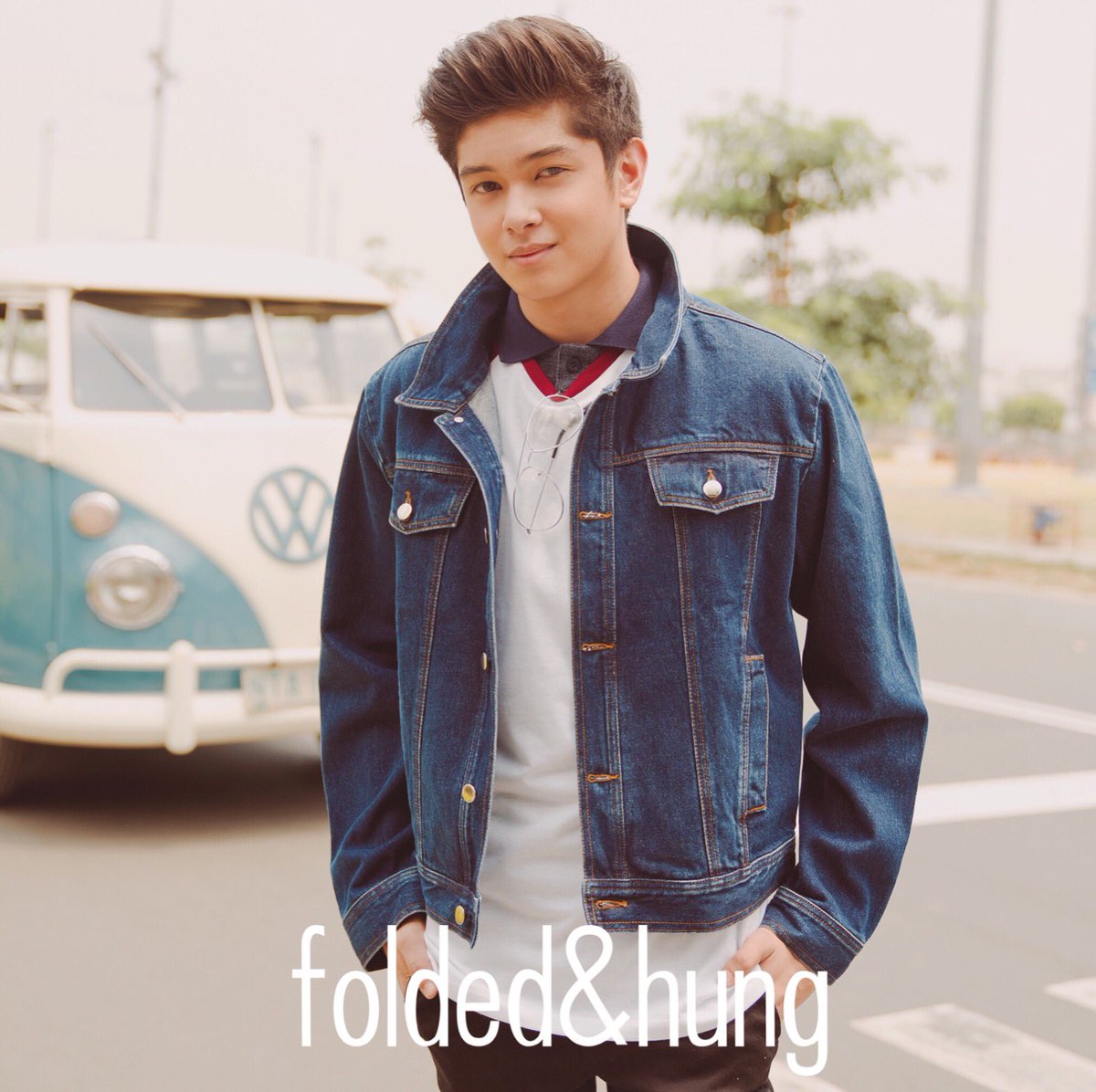 foldedandhungph's tweet photo. This limited denim jacket is now up for grabs! Hurry to the nearest folded&hung store!
@itsjackkreid
#FHClassOf2017
#thisisFHdenim https://t.co/KhI6kp6xCV