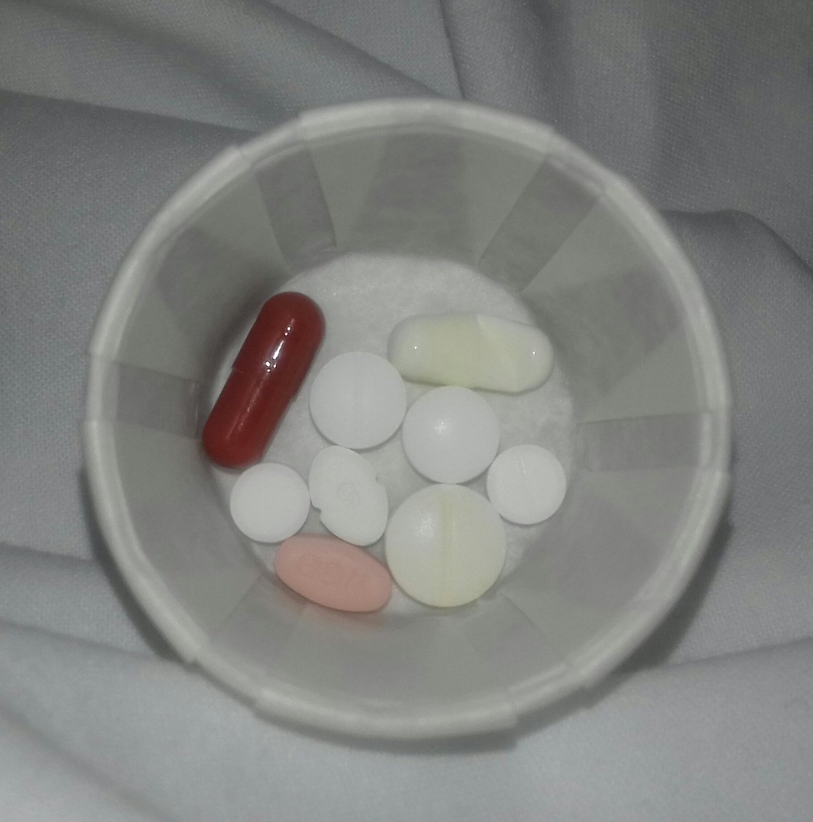 jetimages's tweet photo. Breakfast part two, with this lot inside me twice a day it's a wonder I don't rattle! #essentialmedication https://t.co/l58Wb4y9CQ