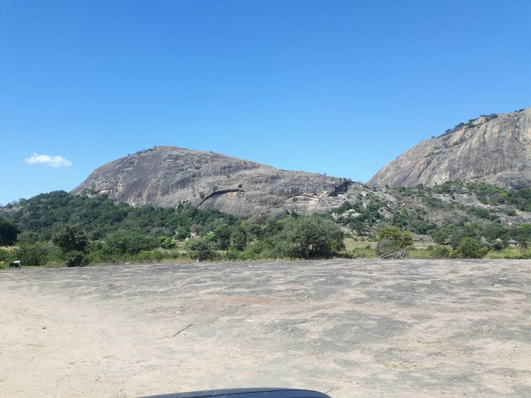 ZBCNewsonline's tweet photo. Check out the beautiful mountains of Mataga in Mberengwa! https://t.co/UEM7r4dpYu