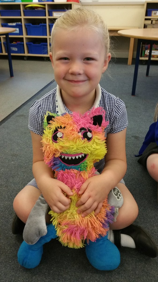 oakclass_2016's tweet photo. @KaraBrunt We have a suprise for you. We have had a prize draw for Oakley Flower and look who has one. https://t.co/Z4NJgRnQ1x