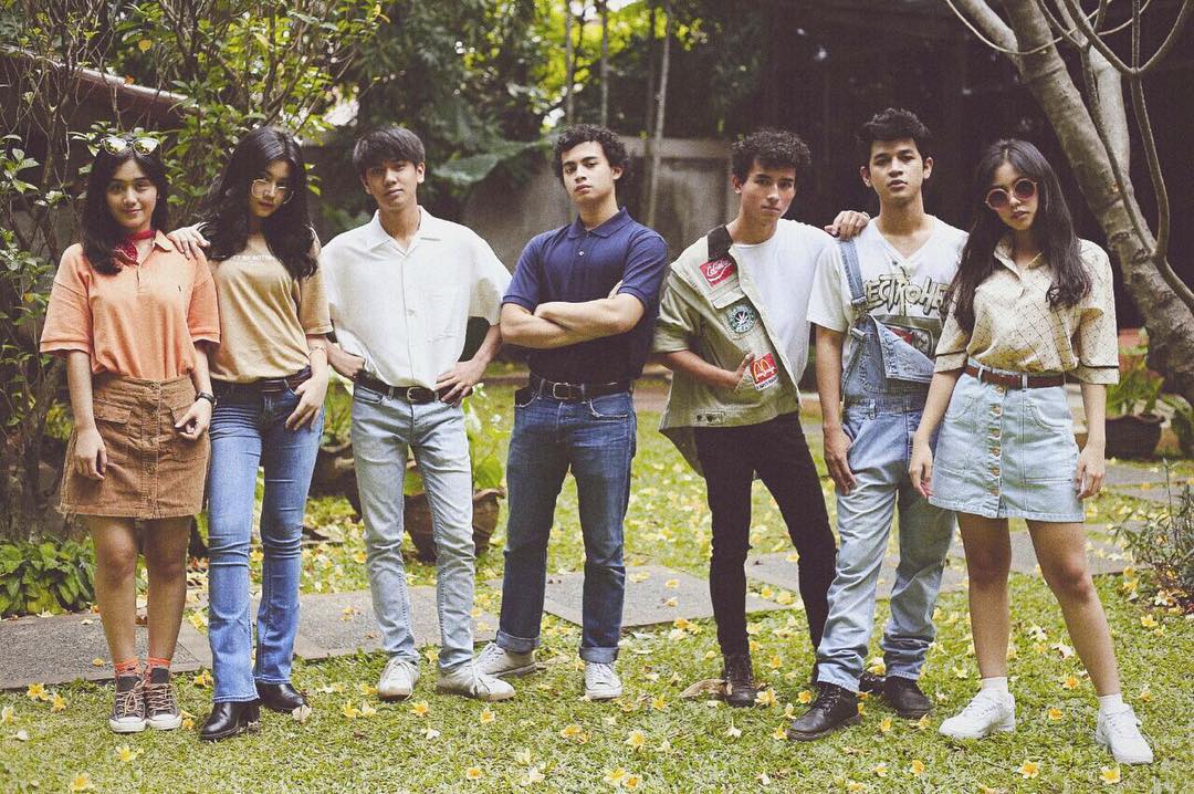 CGV_ID's tweet photo. Cast #FilmDilan tahun 1990. Siapa yang sudah menantikan film ini? 😍 https://t.co/PCziIocskn