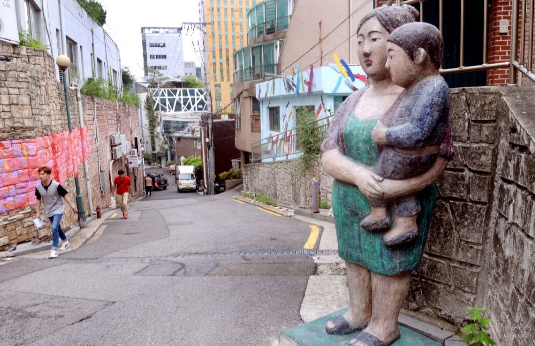 TheKoreaHerald's tweet photo. [Seoul Saunter] Peekaboo with art in Pil-dong
https://t.co/Jsl4t83oZy
#Seoul #Seoulstreets #Seoultour #필동24번가 #필동 #서울관광 https://t.co/u72X01LmcH