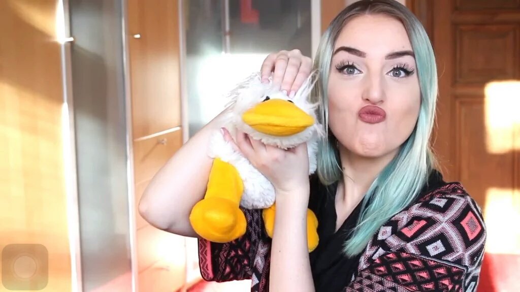 LeaDarko's tweet photo. Hey ihr, ich hab noch locker 500 Bilder von @LouyunaYT aber ich brauch Speicherplatz.
Möchte jemand welche haben bevor ich sie lösche?😊 https://t.co/SSadG1LG50