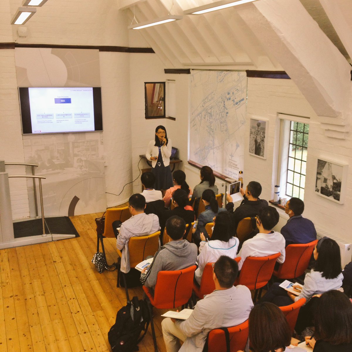 garden_cities's tweet photo. Delighted to welcome Chinese delegation from Greentown &amp; Bluetown today, learning all about #ebenezerhoward @LetchworthGC and #gardencities https://t.co/yzsUp18nPy