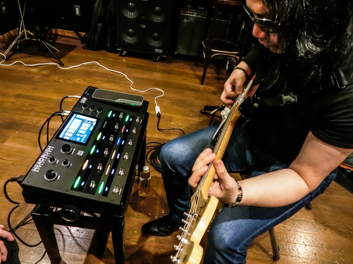 KellySIMONZ's tweet photo. 本日、inMusic japan株式会社さんより@HEADRUSH_JP のPEDALBOARDの正式にエンドース＆デモンストレータとして任命され、有難くお受けさせて��き事となりました。

8月から正式に販売されるそうなので、各楽器店でのイベントなど開催予定ですのでお楽しみに✨ https://t.co/imoIlPnehM