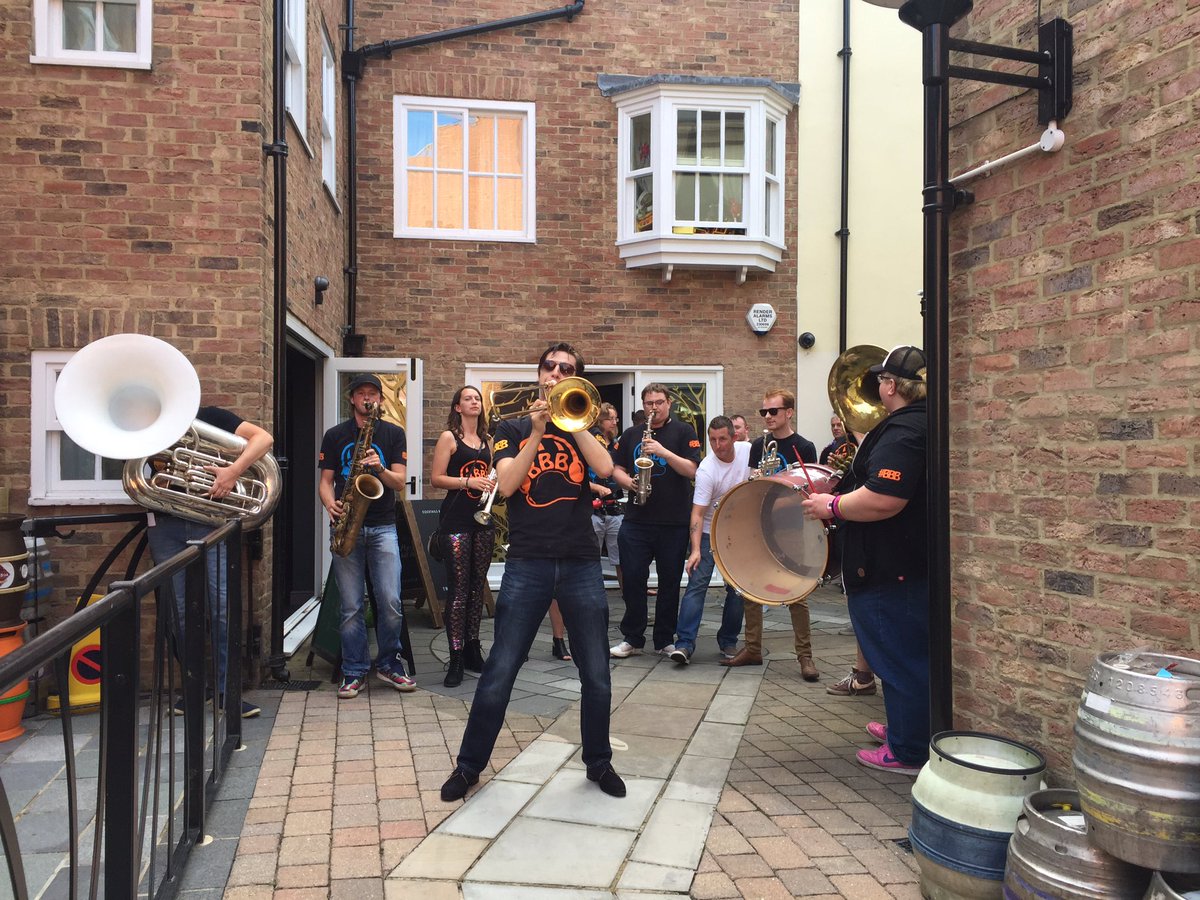 @ku_bar @TheGoldenSmog <a href="/barebrassband/">Bare Brass Band</a> <a href="/HopeAndUnion_/">Hope & Union</a> <a href="/Stocktonstages/">Stockton Stages</a> Great impromptu appearance. Enjoyed it 😎