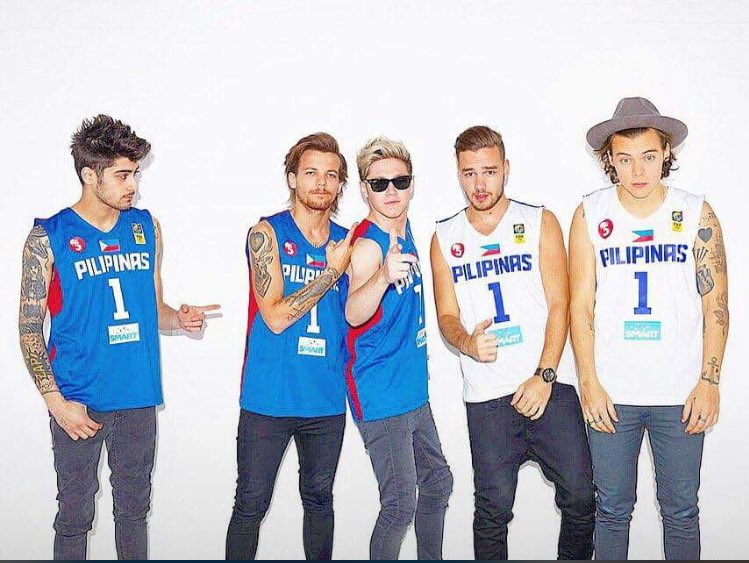 Roberta71503668's tweet photo. #7yearsOneDirection @Louis_Tomlinson @NiallOfficial @Harry_Styles @LiamPayne @zaynmalik https://t.co/p2mIT1vv9y