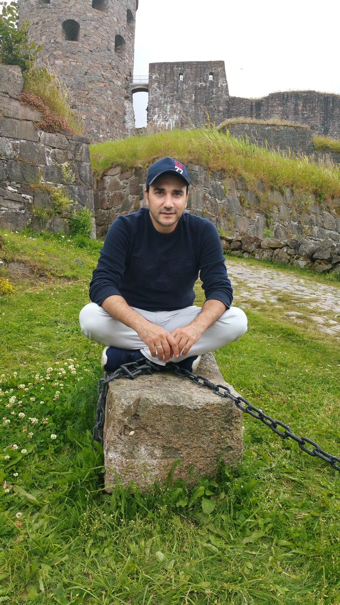 لا تسأل عمّا سوف يحدث بعد شهر  ولا ماسيحدث بعد سنة فقط ركّز على يومك الذي تعيشه و اجعله أفضل

صباحكم افضل واجمل