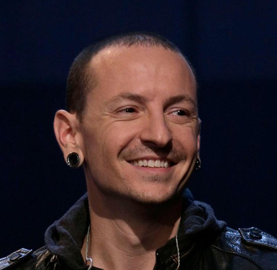 weforcase's tweet image. Chester Bennington.
FOREVER IN OUR HEARTS ❤️❤️❤️