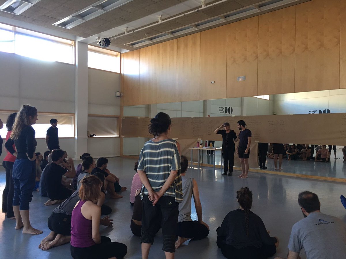 DanzaCanal's tweet photo. Empezando #workshop de #creación con #MaryOverlie #SixViewpoints #posmodernismo #art en #CentroDanzaCanal #FelizLunes https://t.co/S6OhanNgrw