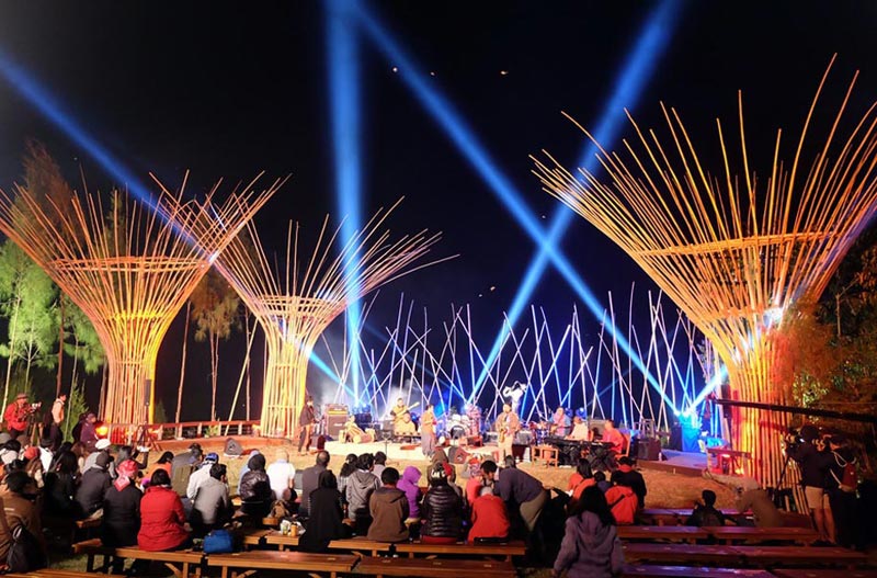 FunAdventure_'s tweet image. Rayakan Hari Kemerdekaan Tahun Ini di Jazz Gunung Bromo. #FunBlog is.gd/R9uAkK