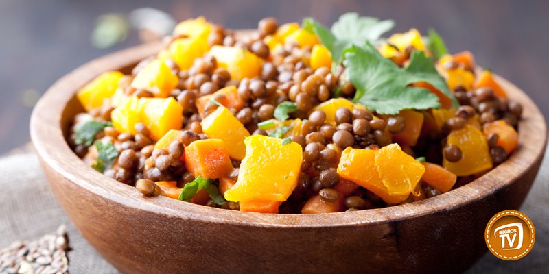 Migros_Turkiye's tweet photo. Protein deposu ve diyet dostu nefis bir mercimek salatası tarifi MigrosTV’de. https://t.co/SKYE8qo9Ub https://t.co/DeMpqTuCAf