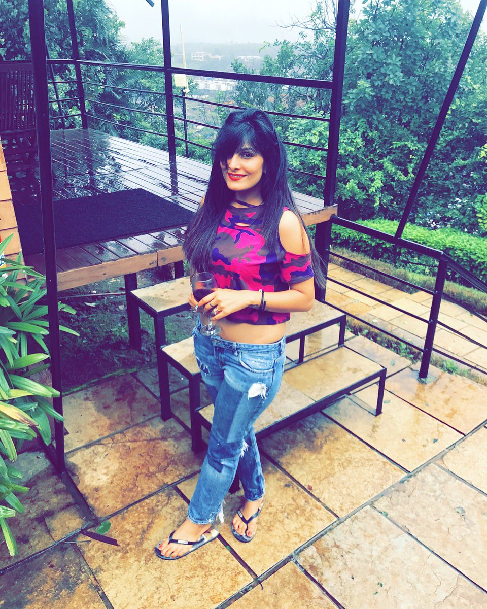 manishayadav164's tweet photo. #Lonavala #SuperWeather #FunwidFrnds #LifeLine #ManishaYadav https://t.co/G3BU8PjnLT