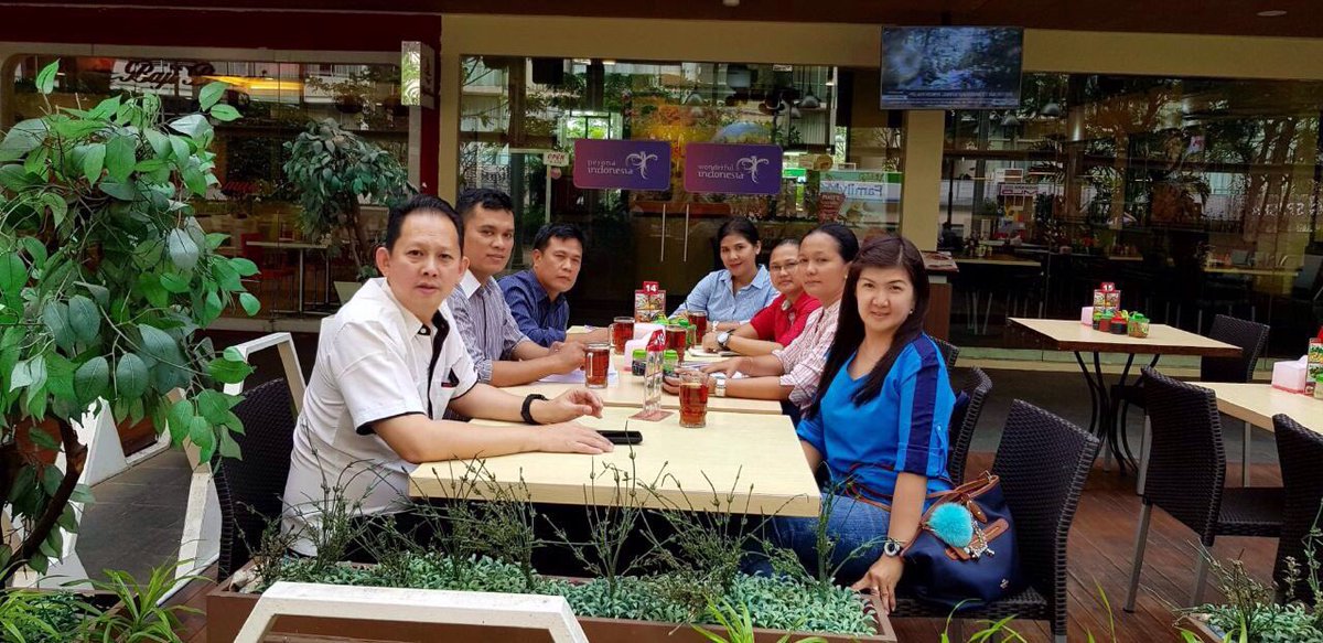 bakmi naga resto tweet media