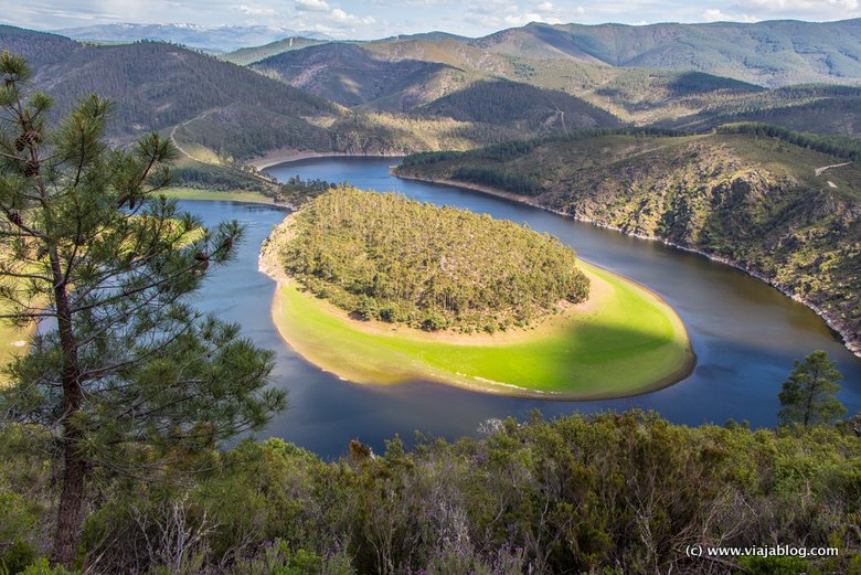 NaniArenas's tweet photo. En este enlace los paisajes de Las Hurdes que conquistaron a @viajablog y que apetece ver en persona: https://t.co/mufFfPZwr6 #LasHurdesTI https://t.co/XGsU19QVLZ