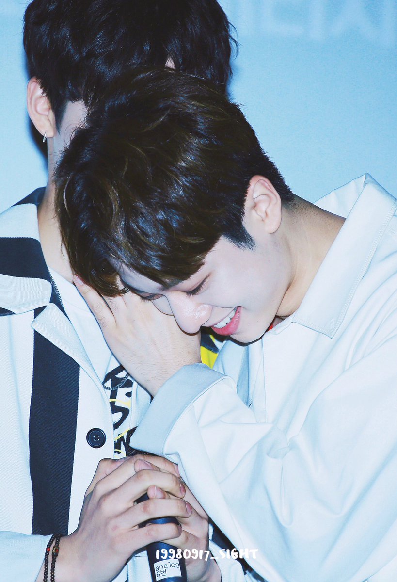 19980917_sight's tweet photo. 둘다 넘 귀여워엉ㅠ💐
#김동현 #MXM @bnmboysofficial https://t.co/NAlvIZr7b1