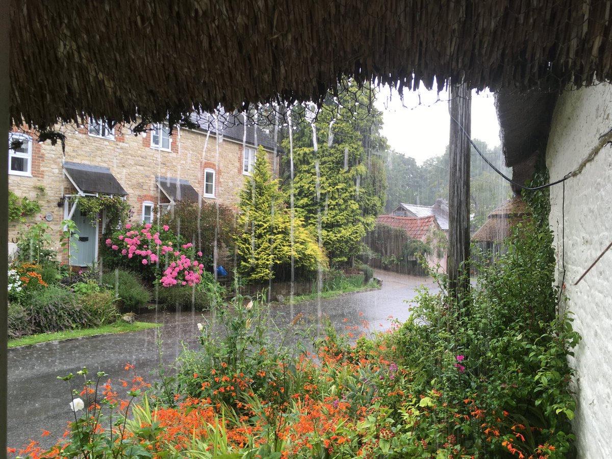 HardysDorset's tweet photo. @WhatsOnInDorset a difference 200 miles makes?! #rain #rainday #sunshine #Dorset #IOS #Scilly #holiday #holidays https://t.co/w5D3RTLQMs