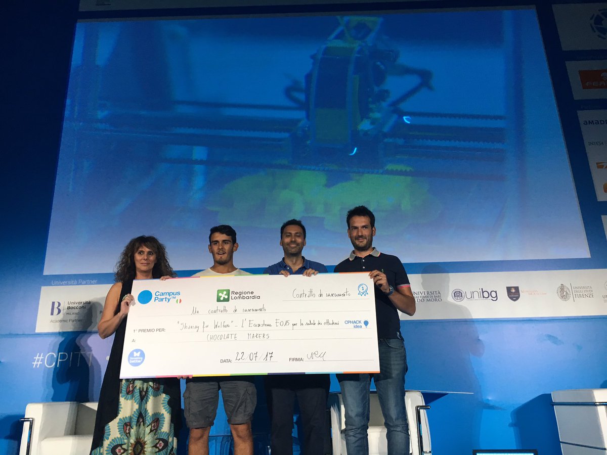 EmilianoVerga's tweet photo. Da @campuspartyIT #CPIT1 #MiPortoaCasa l'energia delle idee che nascono e si incontrano, plasmando sogni realizzabili
@FieraMilanoSpa #E015 https://t.co/Z1CgPeltXs
